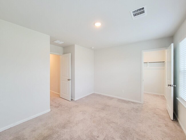 Building Photo - 94 Valiant Ridge Trail