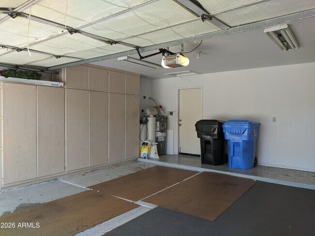 Building Photo - 1321 N Jamaica Way