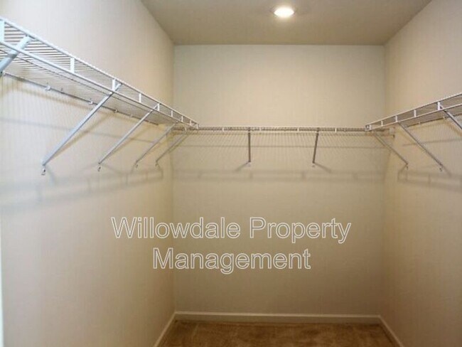 Building Photo - 125 Willow Grove Ln