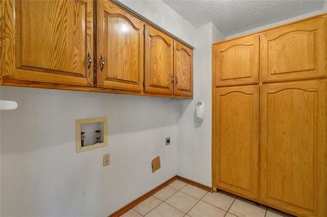 Building Photo - 613 Hidden Brooke Dr