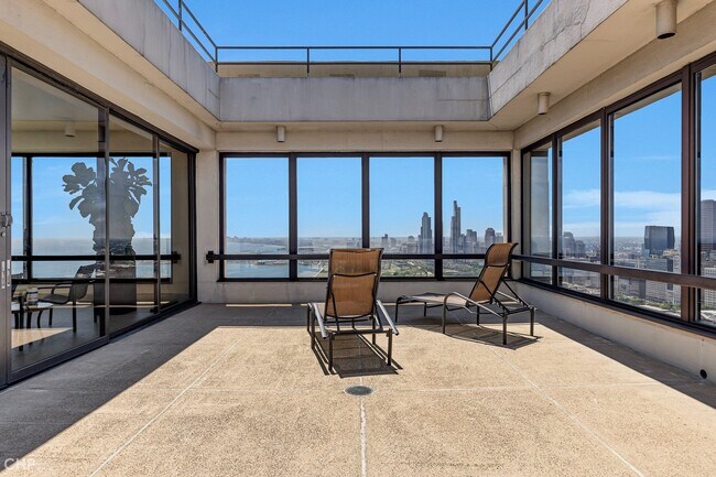 Building Photo - 360 E Randolph St