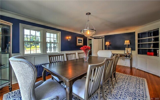 Building Photo - 96 Kings Hwy N