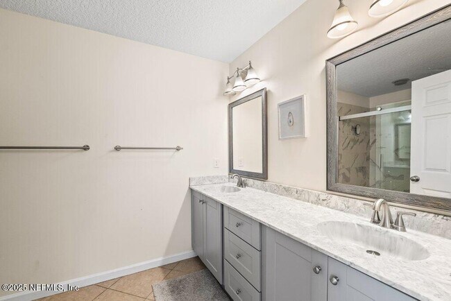 Building Photo - 75 Jardin De Mer Pl