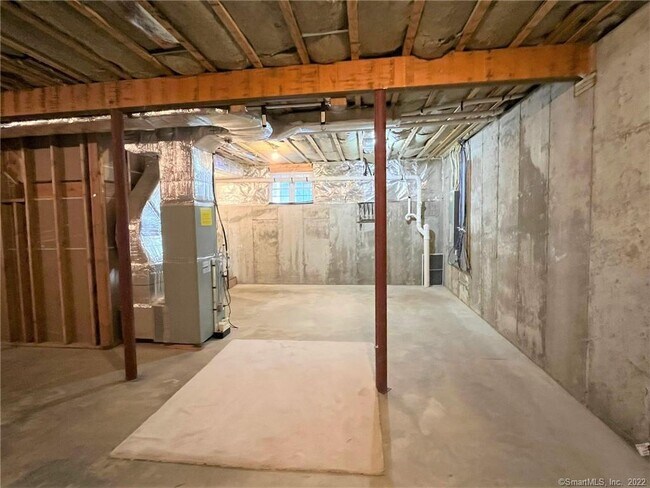 Building Photo - 71 Ledges Rd