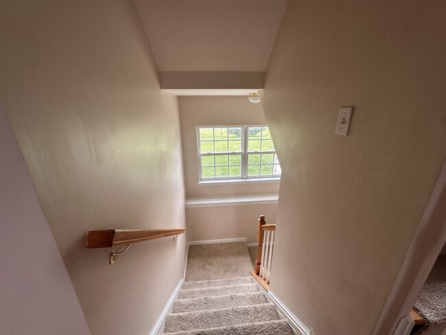 Building Photo - 132 Richwood Hall Rd