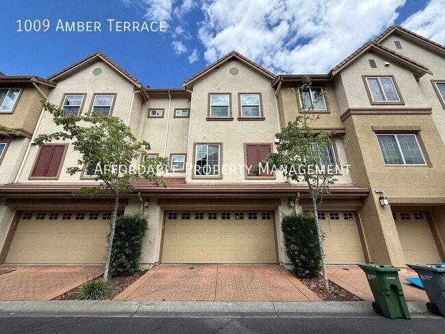 Building Photo - 1009 Amber Terrace
