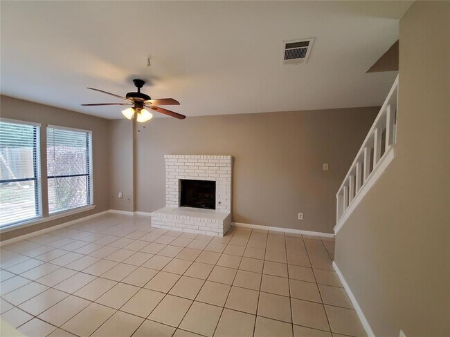 Building Photo - 9008 Sanger Dr