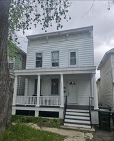 Building Photo - 114 Simmons Ave