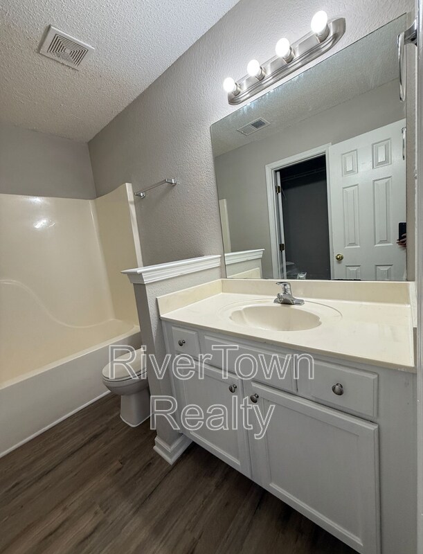 Building Photo - 7986 Marsha Woods Dr