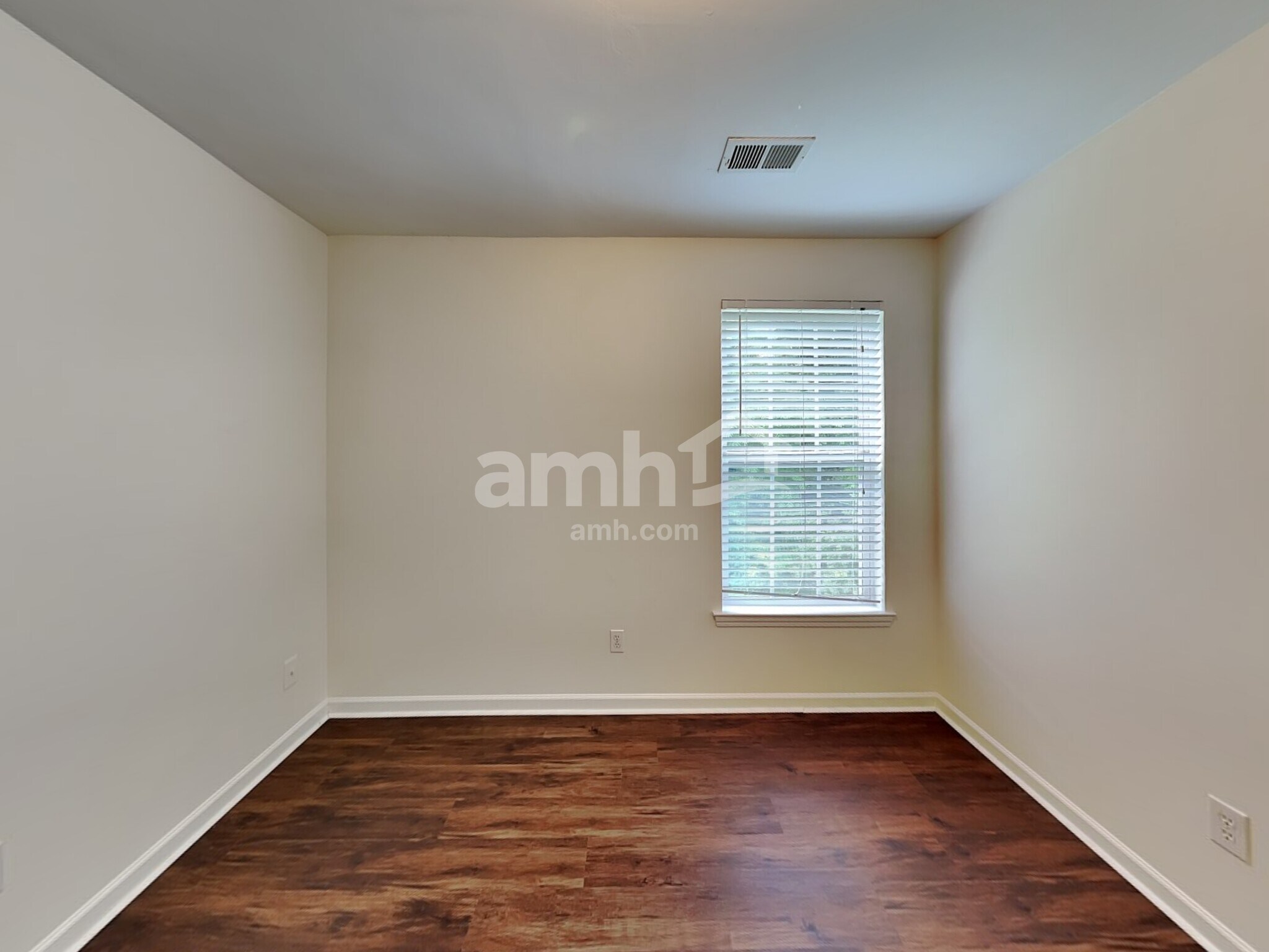Building Photo - 1317 Charidge Ln