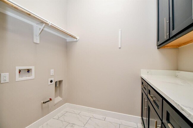 Building Photo - 4508 Hardy St