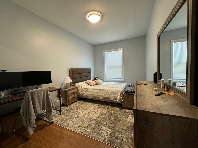 Building Photo - 26 San Carlos St