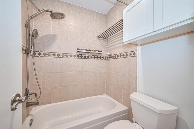 Building Photo - 3407 Hillstone Dr