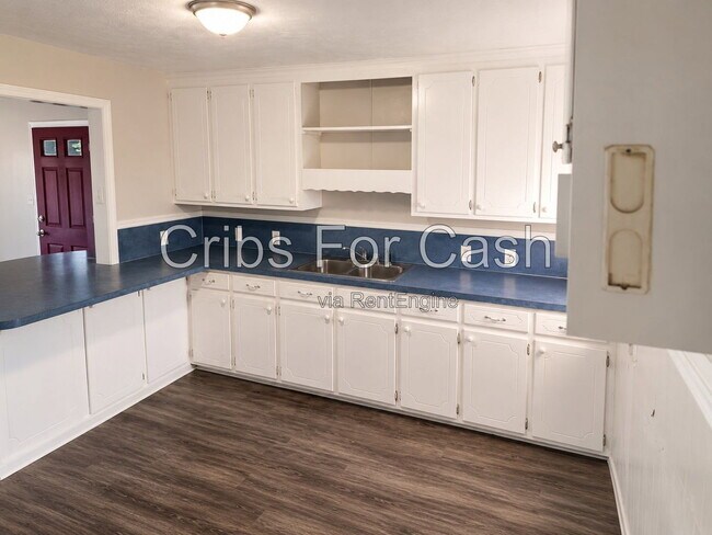 Building Photo - 3251 Meadow Ln