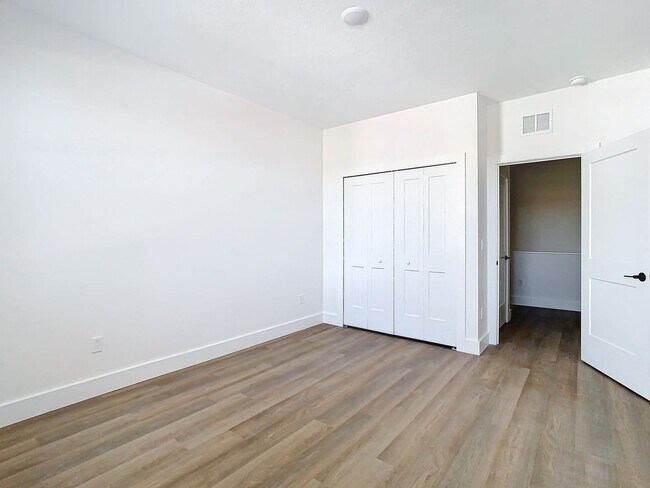 Building Photo - Now Leasing Brand New Townhouse - Available for Rent!