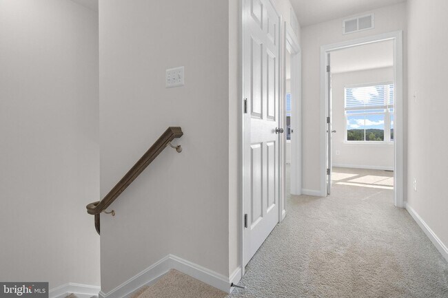 Building Photo - 377 Tumblers Wy