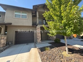 Building Photo - 3 Bed, 2.5 Bath, Townhome Located in Carson City - Mills Landing Community