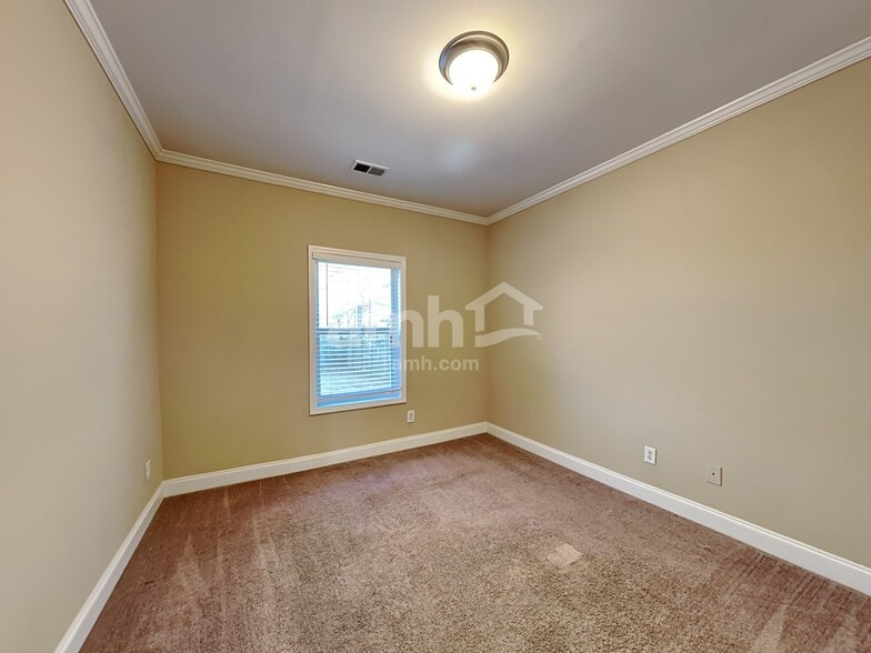 Building Photo - 5059 Duval Point Way SW