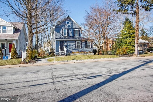 Primary Photo - 105 W Crystal Lake Ave
