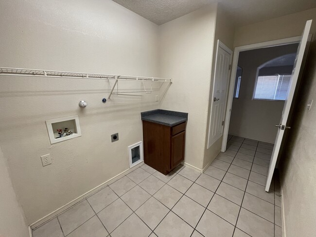 Building Photo - 9620 Sundoro Pl NW