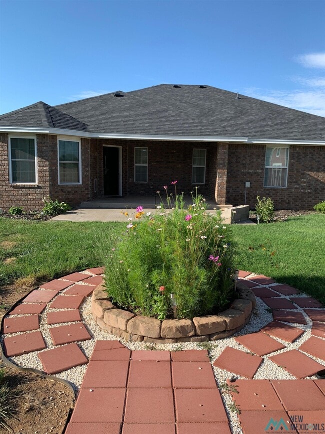 Building Photo - 116 Mariposa Dr