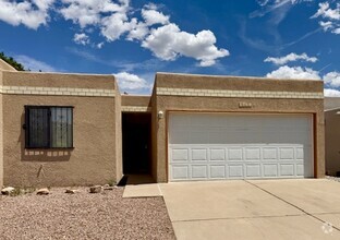 Building Photo - 6936 Black Pine Pl NE