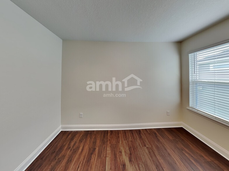 Building Photo - 508 Onate Cir