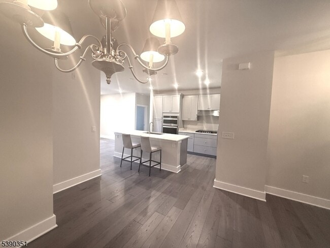 Building Photo - 2 Vanderbilt Blvd