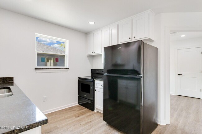 Building Photo - 144 Racca Rd