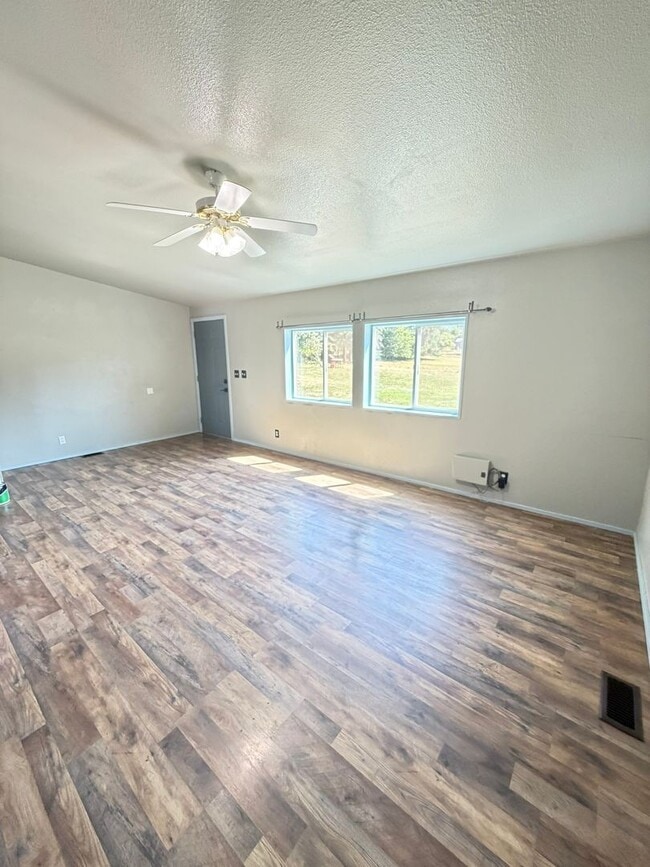 Building Photo - 2.5 Acres with Barn across from Lacomb School!