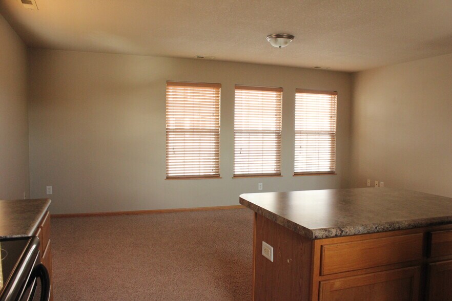 Building Photo - 3203 SW Arlan Ln
