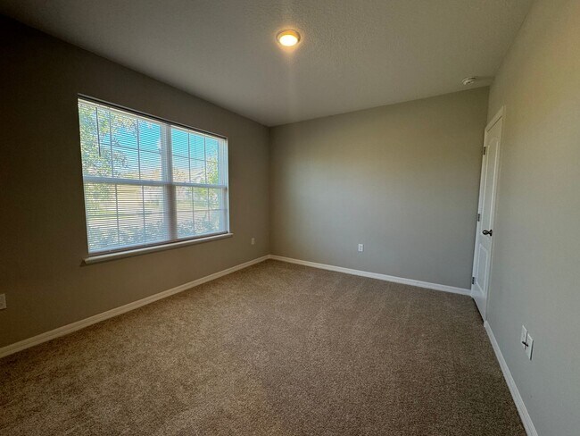 Building Photo - 286 E Fiesta Key Loop