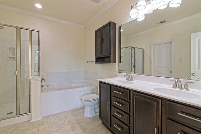 Building Photo - 2239 Howry Dr
