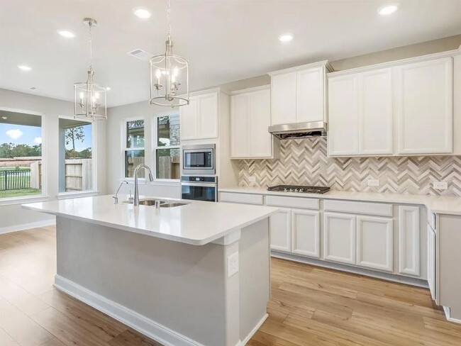 Building Photo - 7010 Lauren Oak Dr