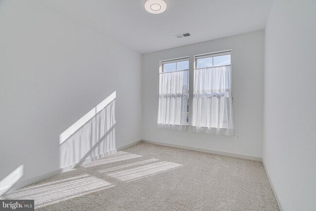 Building Photo - 10755 Fairgrounds Dr