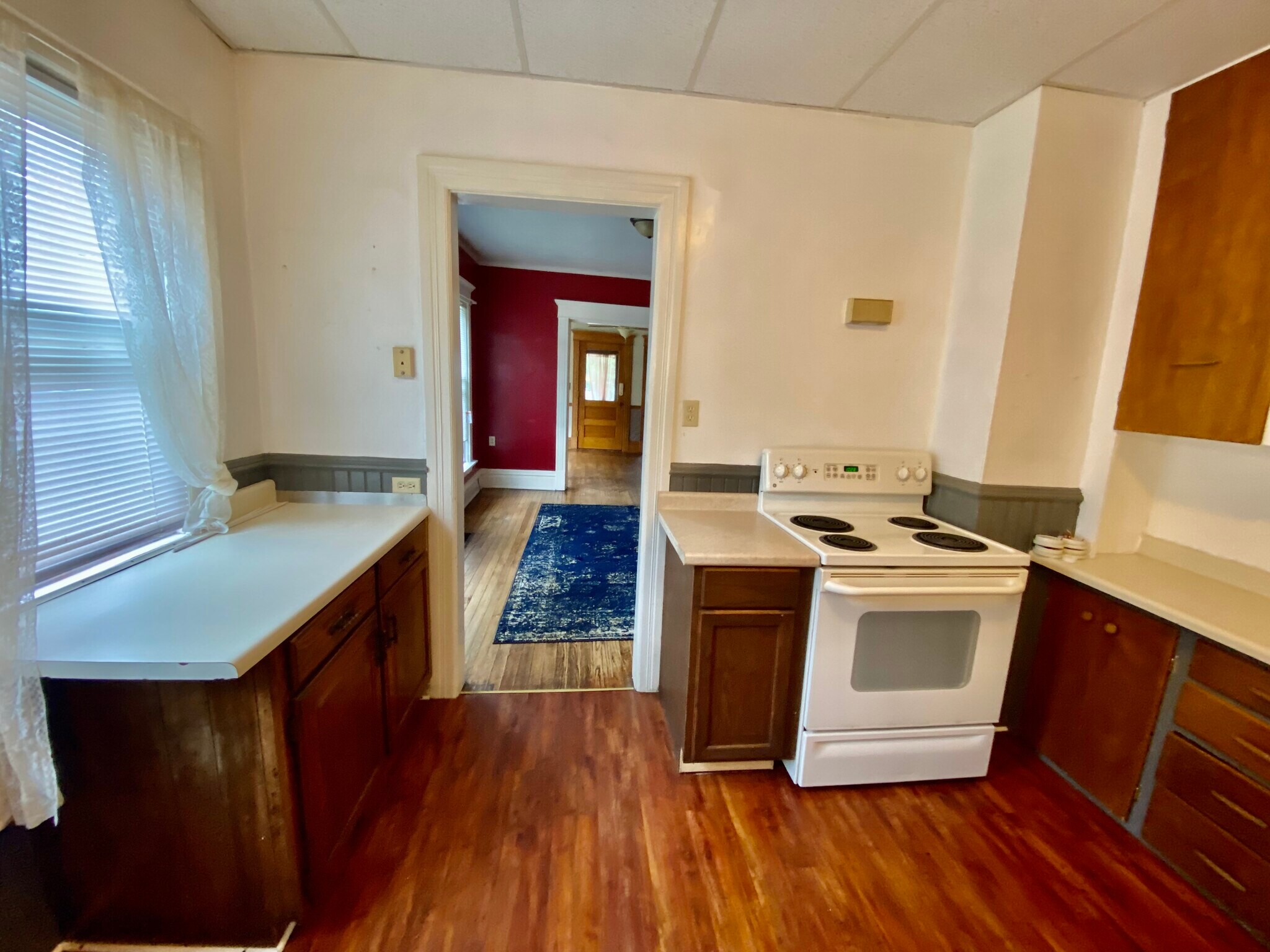 Building Photo - 1063 W 8th St