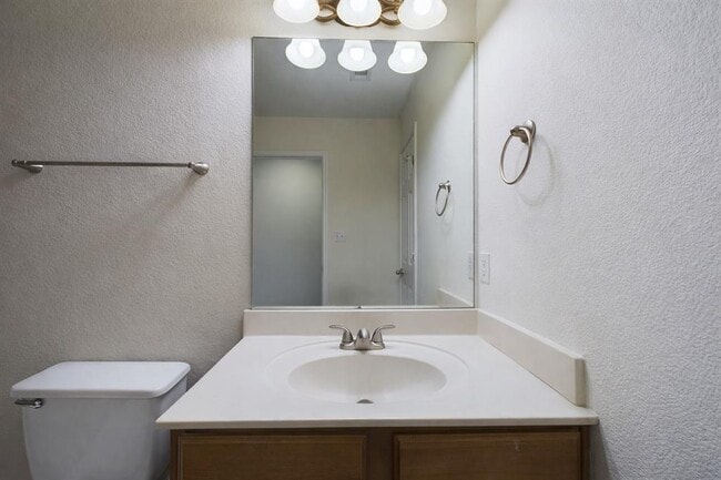 Building Photo - 500 E 48th St