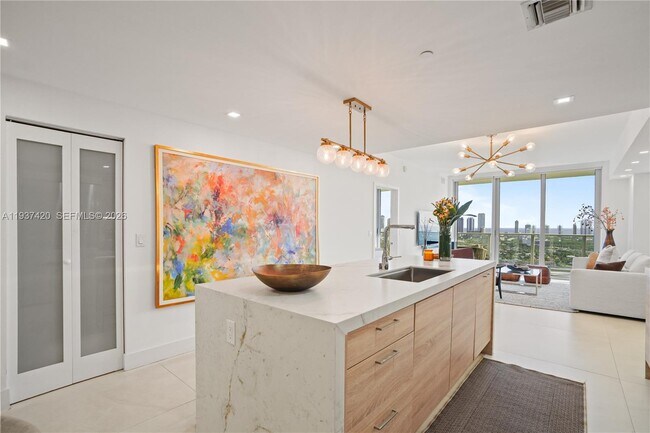 Building Photo - 16385 Biscayne Blvd