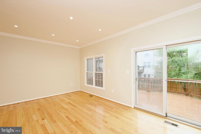 Building Photo - 6136 Summer Park Ln