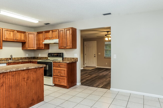 Building Photo - 6576 4th Ln