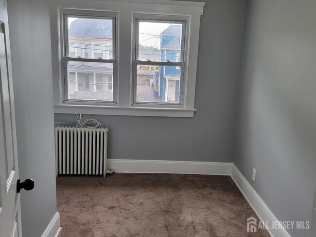 Building Photo - 159 1st St