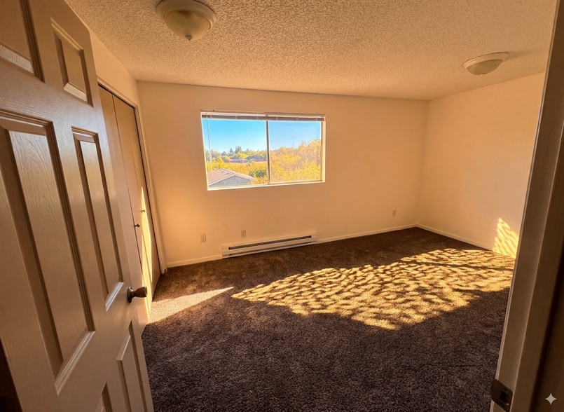 Building Photo - 224 Ellingson Dr