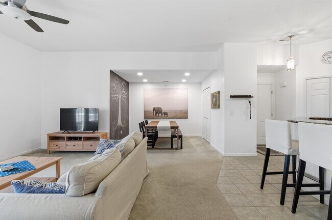 Building Photo - 2233 S Main St