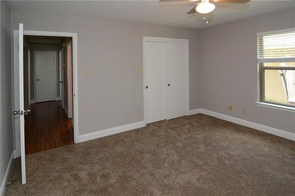 Building Photo - 925 Baldwin St