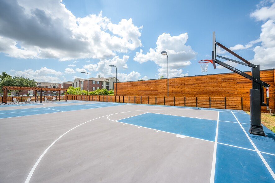 The Flats at Sugarland 14231 FM 1464 Rd Sugar Land TX 77498