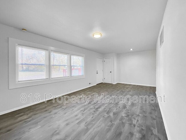 Building Photo - 6607 E 110 Terrace