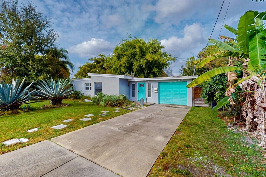 Building Photo - 2501 Weber St