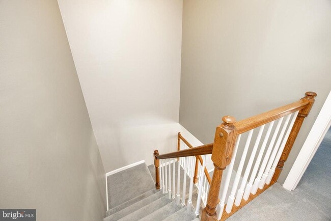 Building Photo - 561 A St