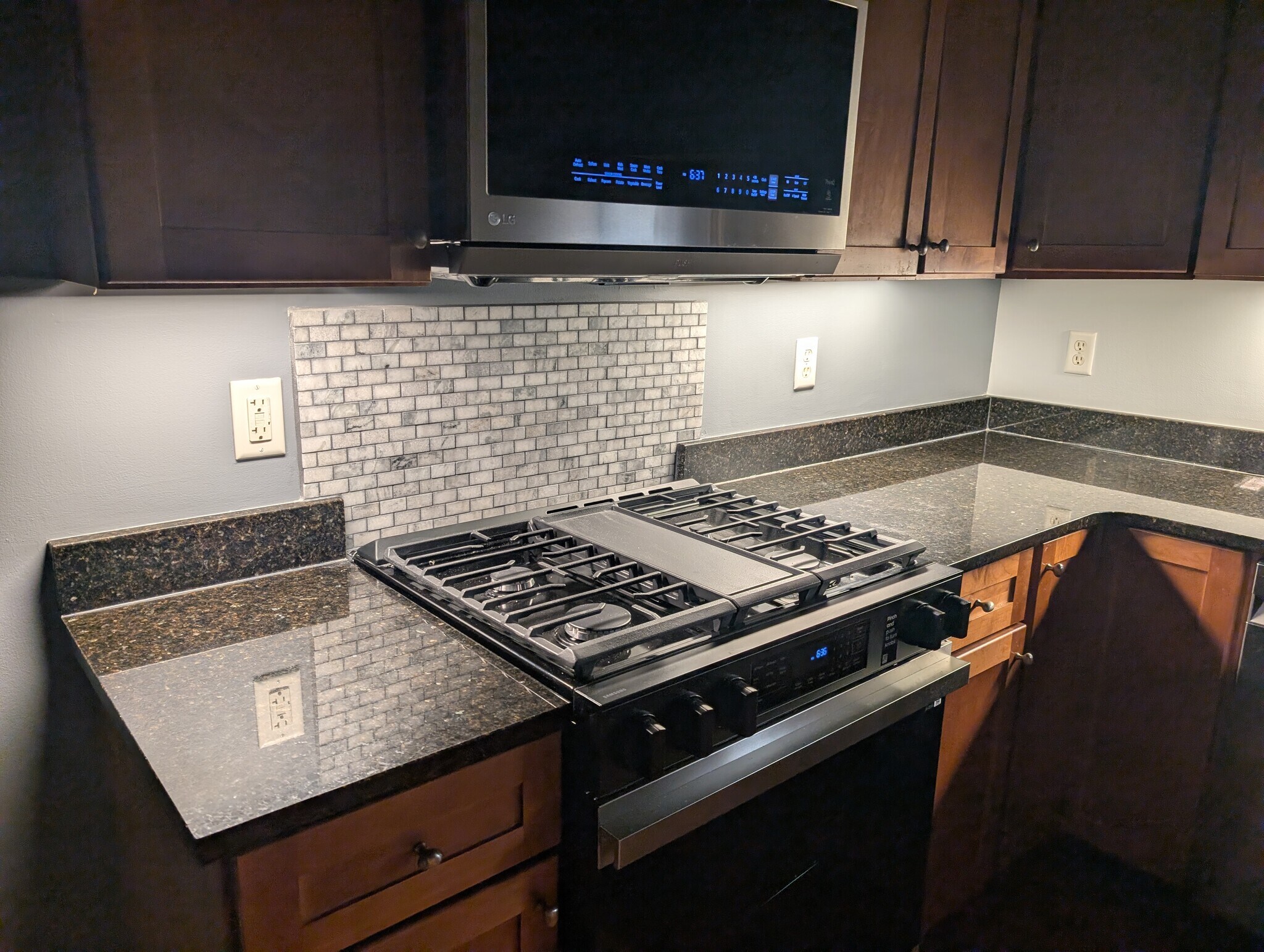 Building Photo - 160 Fremont St