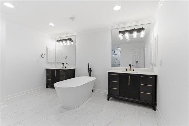 Building Photo - 2260 Edgartown Ln SE